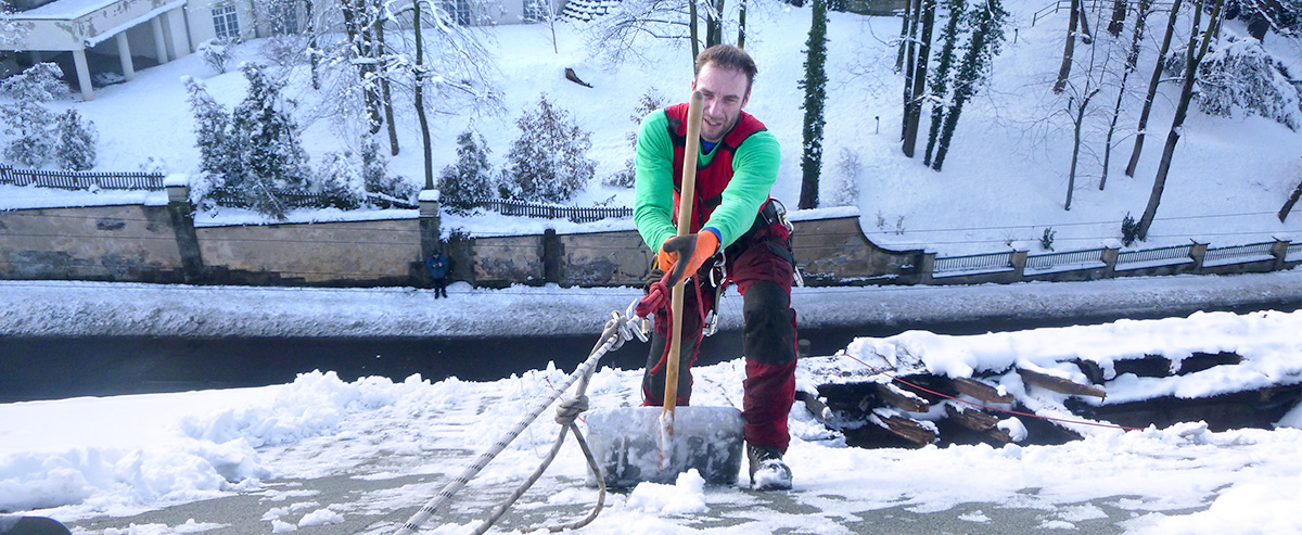 Professionelle Schneeräumung im Winter